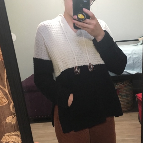 Madewell Sweaters - Madewell Hooded V-Neck Sweater